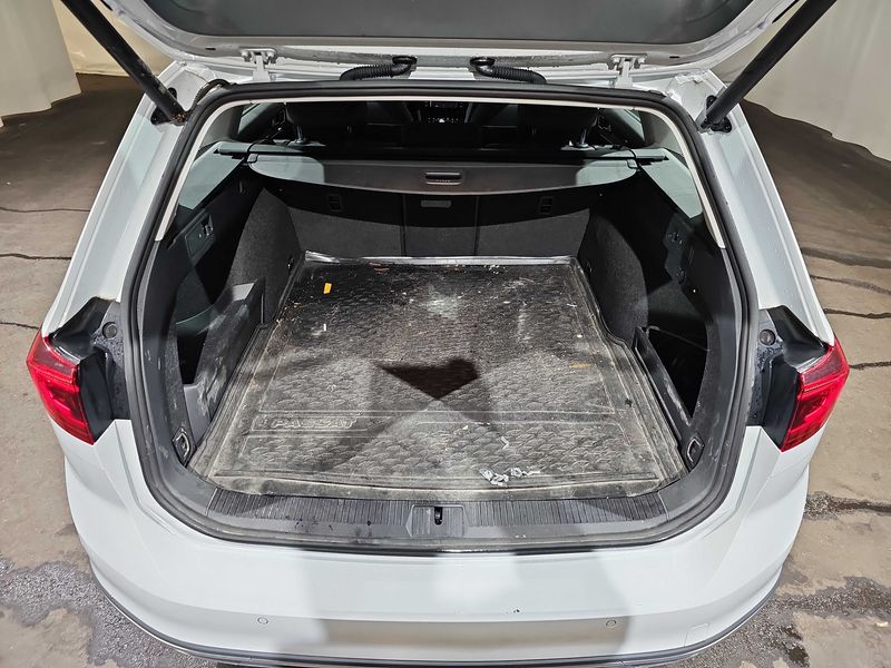 Volkswagen Passat Alltrack 2.0 TDI 4Motion — zdjęcie 9