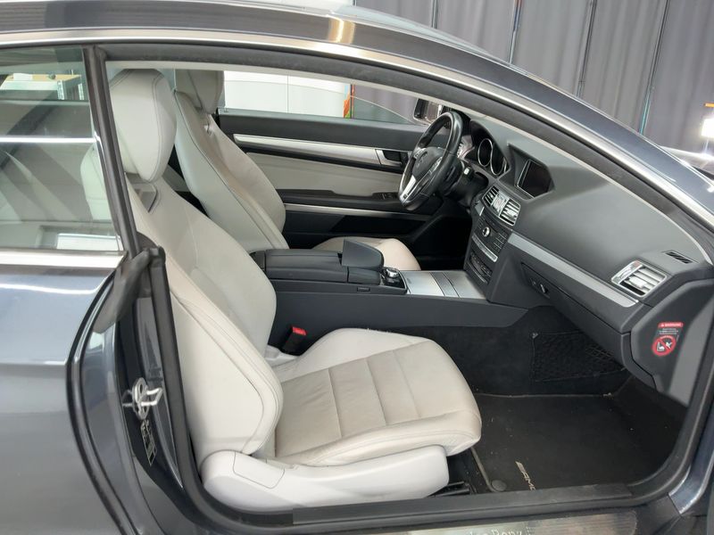 Mercedes-Benz E-Klasse E 320 CGI — zdjęcie 11