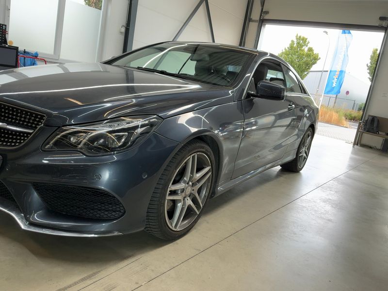 Mercedes-Benz E-Klasse E 320 CGI — zdjęcie 2