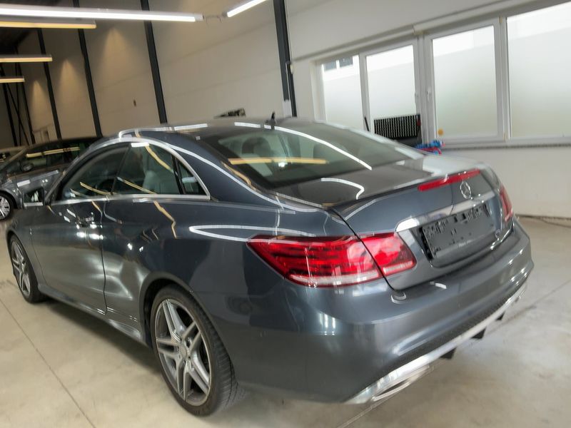 Mercedes-Benz E-Klasse E 320 CGI — zdjęcie 3