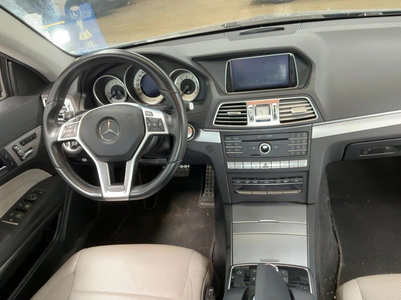 Mercedes-Benz E-Klasse E 320 CGI — zdjęcie 12