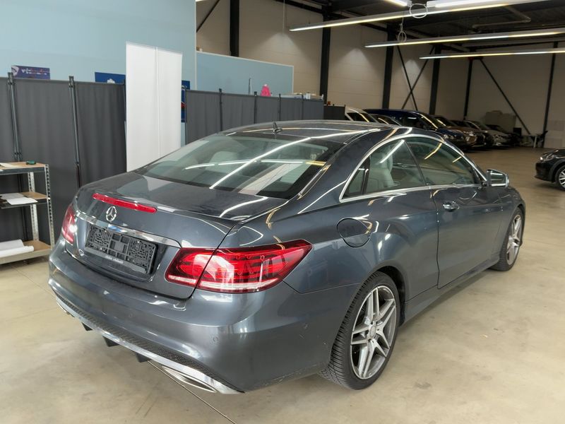Mercedes-Benz E-Klasse E 320 CGI — zdjęcie 6