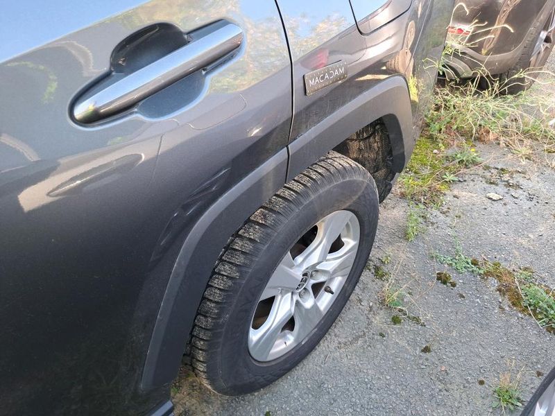 Toyota RAV 4 2.5 Hybrid 4x2 Dynamic — zdjęcie 24