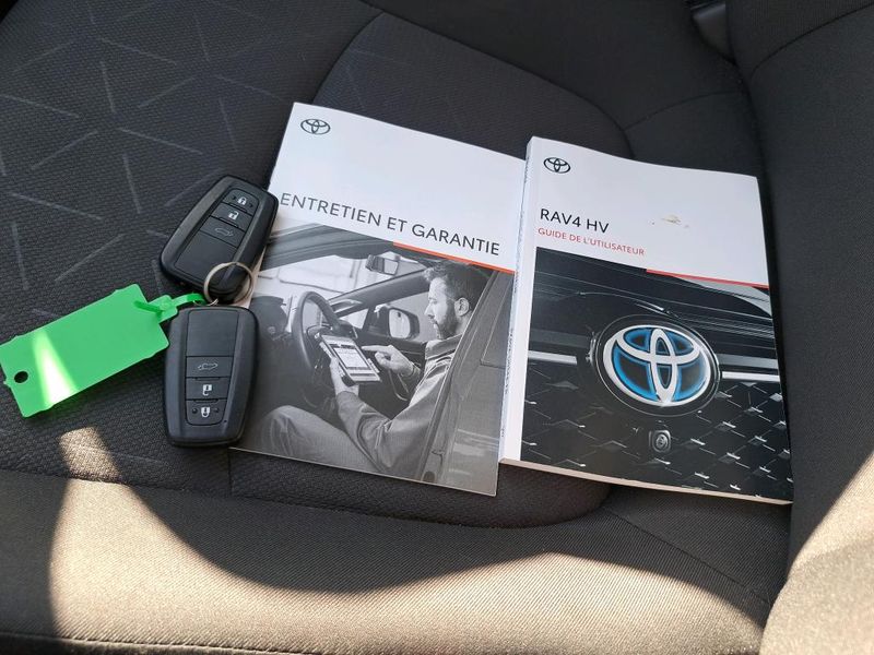 Toyota RAV 4 2.5 Hybrid 4x2 Dynamic — zdjęcie 9