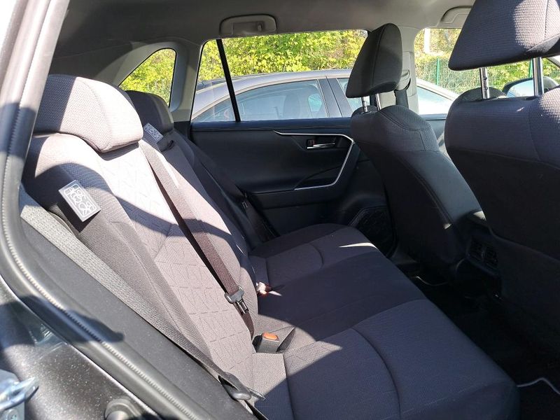 Toyota RAV 4 2.5 Hybrid 4x2 Dynamic — zdjęcie 11
