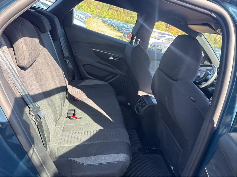 Peugeot 3008 1.2 PureTech Active Pack — zdjęcie 11