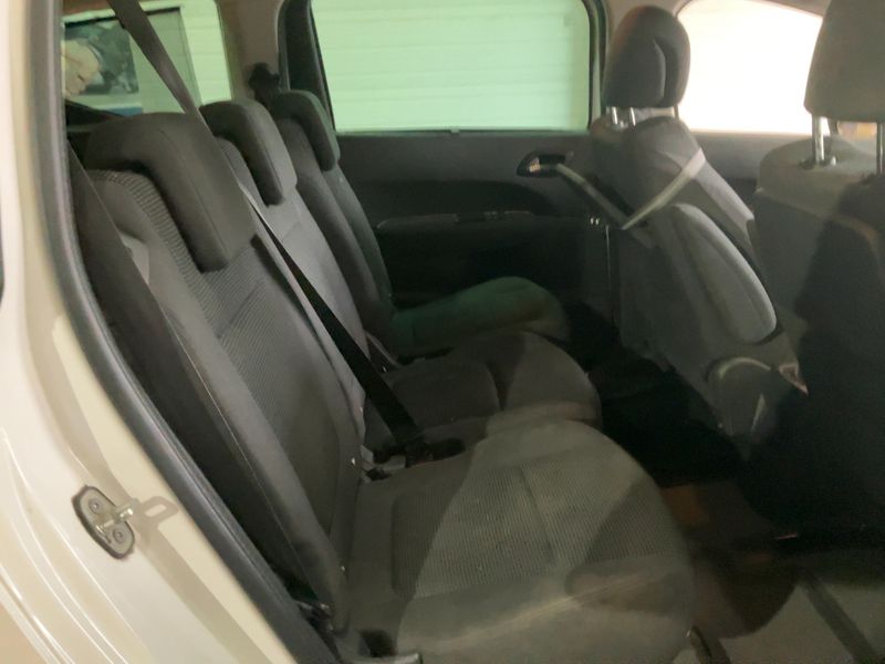 Peugeot 5008 2.0 Blue-HDi Allure — zdjęcie 14