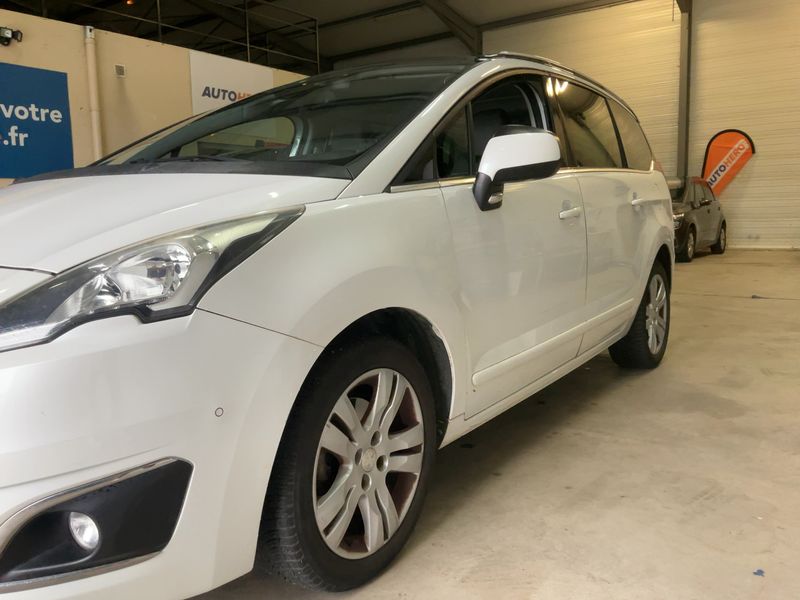 Peugeot 5008 2.0 Blue-HDi Allure — zdjęcie 2