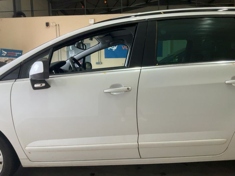 Peugeot 5008 2.0 Blue-HDi Allure — zdjęcie 4