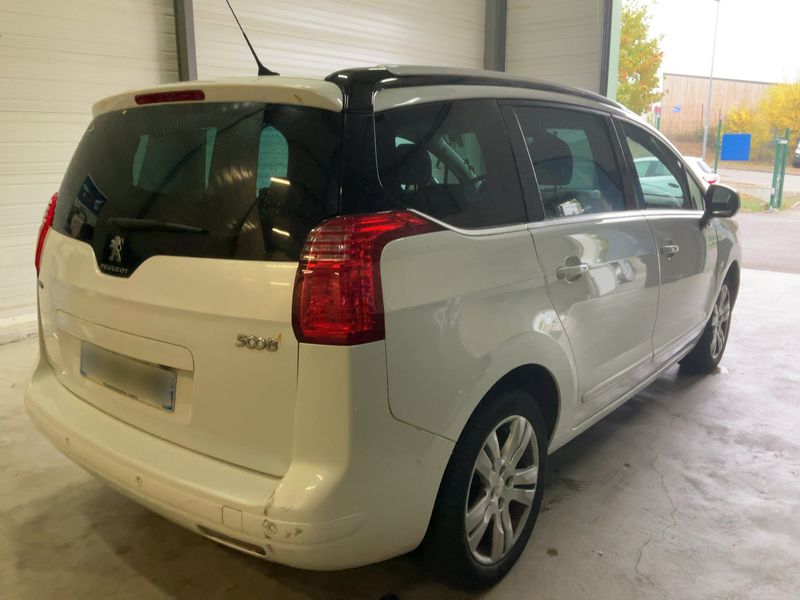 Peugeot 5008 2.0 Blue-HDi Allure — zdjęcie 6