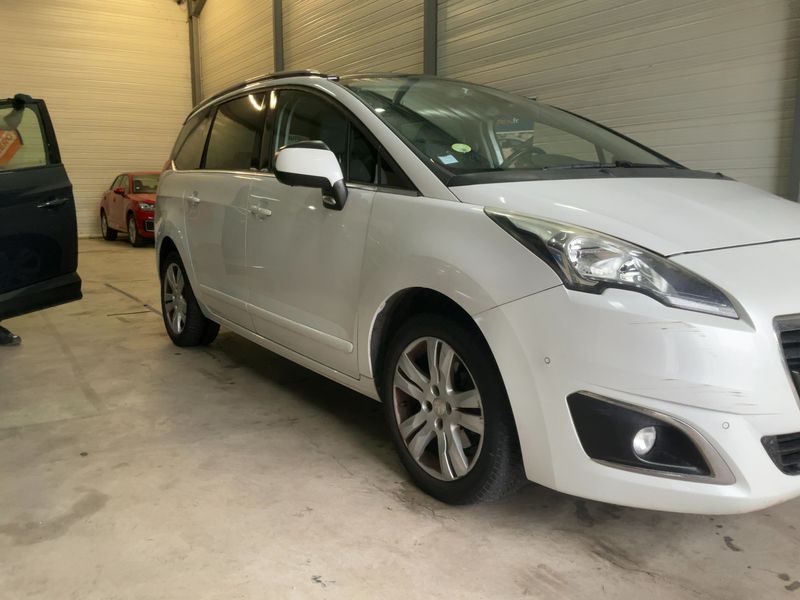 Peugeot 5008 2.0 Blue-HDi Allure — zdjęcie 8