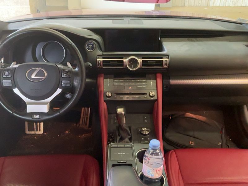 Lexus RC-Serie RC 300h F Sport — zdjęcie 12