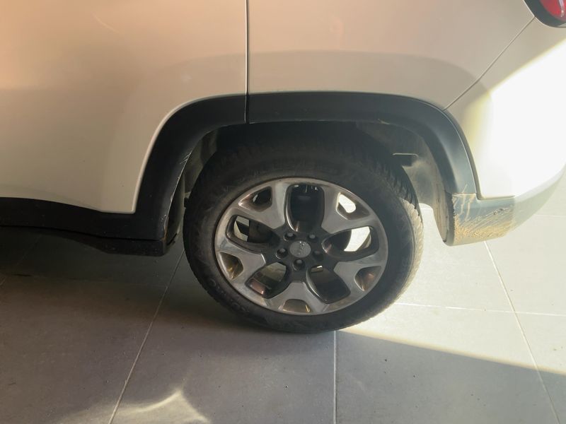 Jeep Compass 1.4 M-Air Limited FWD — zdjęcie 18
