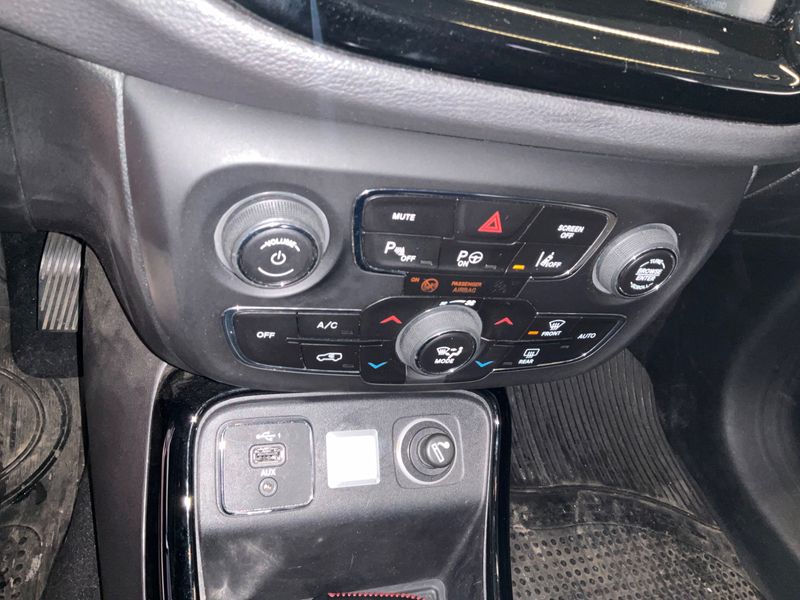 Jeep Compass 1.4 M-Air Limited FWD — zdjęcie 26
