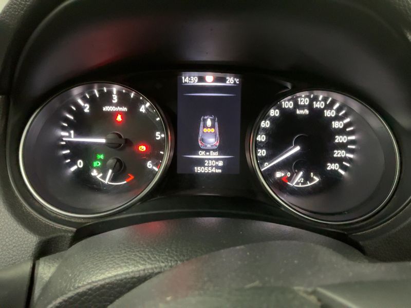 Nissan Qashqai 1.5 dCi N-Connecta — zdjęcie 13