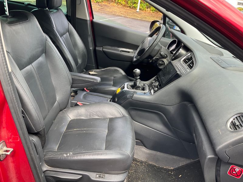 Peugeot 5008 2.0 HDi Premium Pack — zdjęcie 3