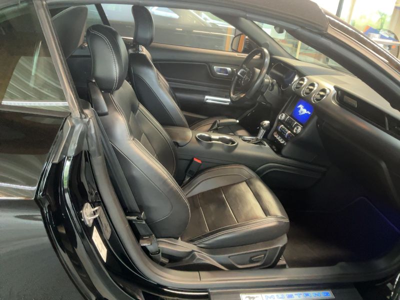 Ford Mustang 5.0 Ti-VCT V8 GT Convertible — zdjęcie 11