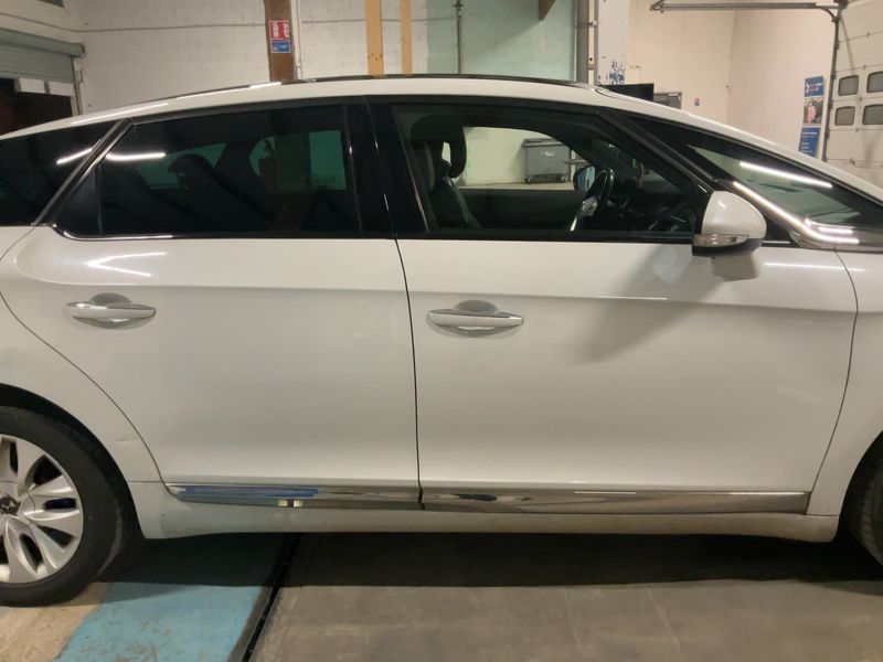 DS Automobiles DS5 2.0 Blue-HDi Executive — zdjęcie 7