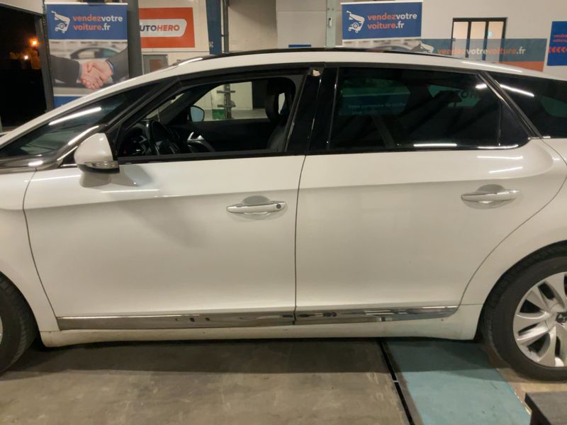 DS Automobiles DS5 2.0 Blue-HDi Executive — zdjęcie 4