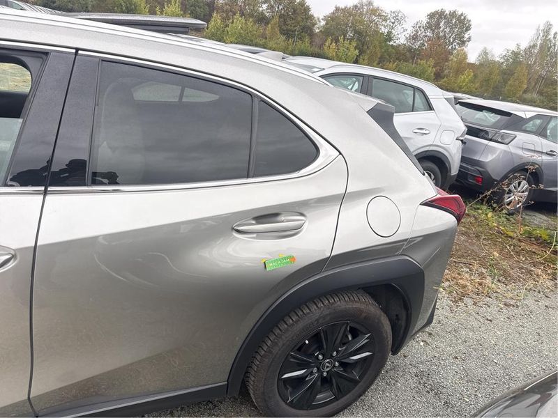 Lexus UX-Serie UX 250h Luxe — zdjęcie 16