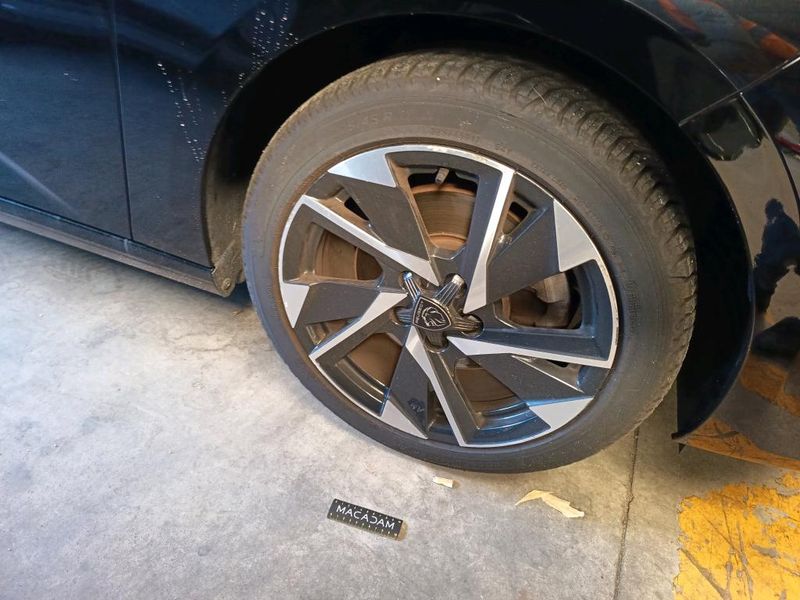 Peugeot 308 1.5 Blue-HDi Allure Pack — zdjęcie 22