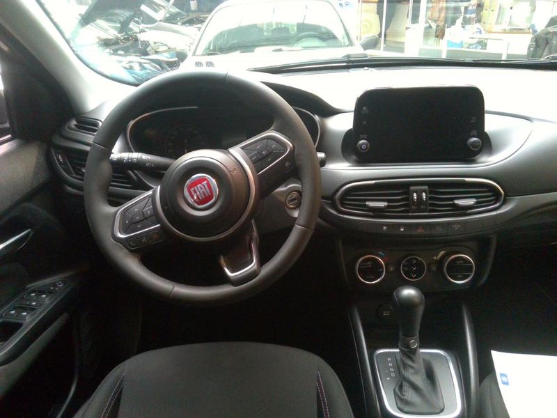 Fiat Tipo 1.5 Mild-Hybrid Cross — zdjęcie 6