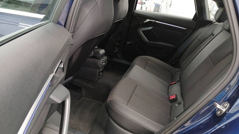 Audi A3 Sportback 35 TDI S line — zdjęcie 11