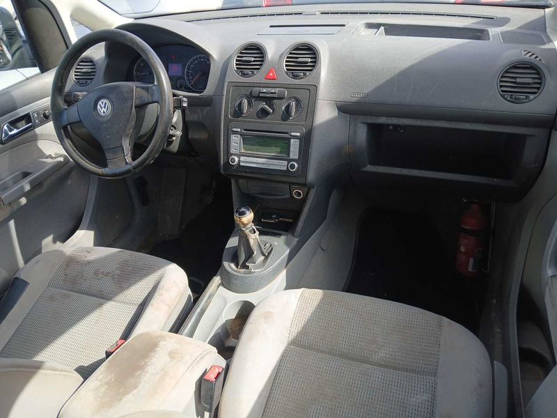 Volkswagen Caddy 1.9 TDI Life — zdjęcie 11