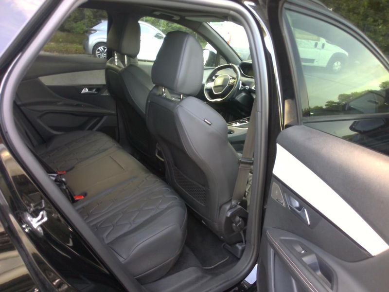 Peugeot 3008 1.6 Hybrid 225 GT — zdjęcie 9
