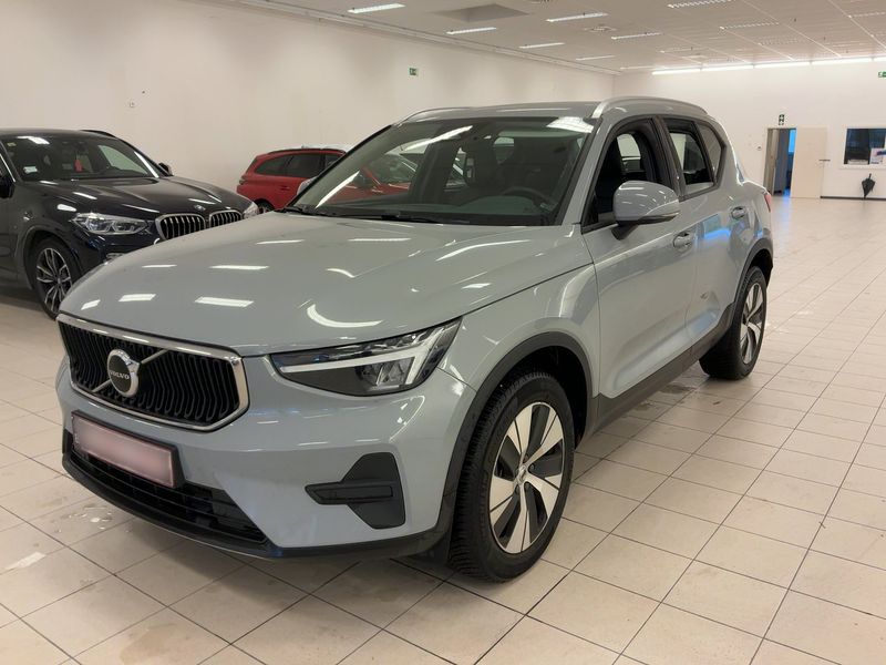 Volvo XC40 2.0 B3 Mild-Hybrid Core 2WD — zdjęcie 1