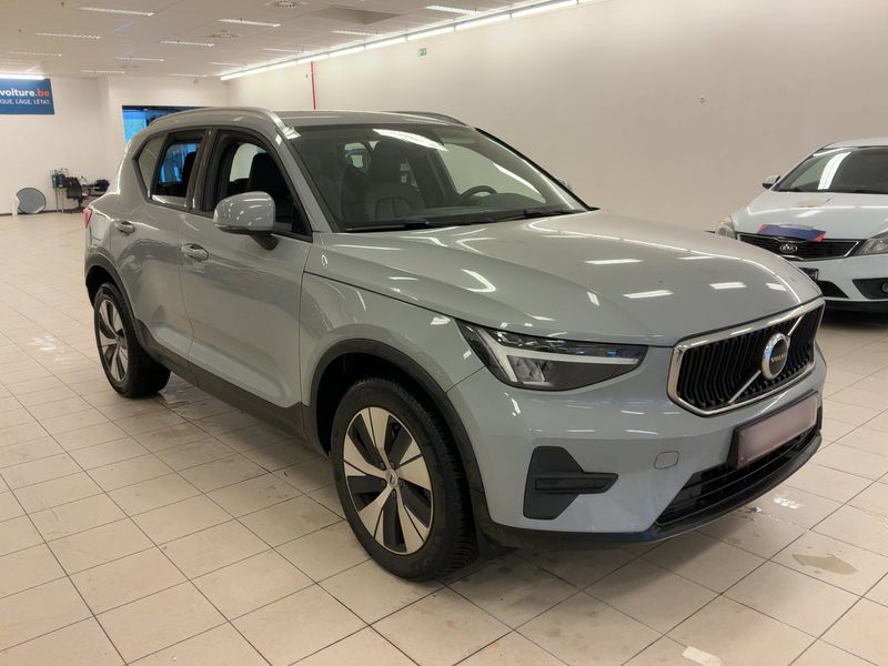 Volvo XC40 2.0 B3 Mild-Hybrid Core 2WD — zdjęcie 8