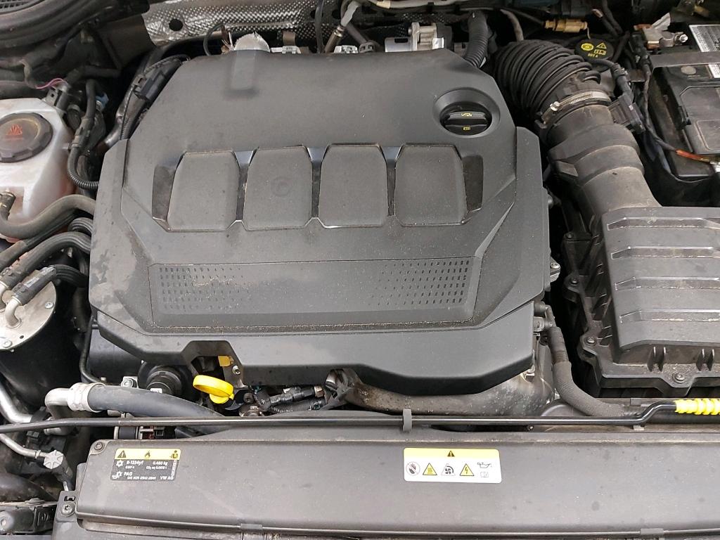 Volkswagen Golf VIII 2.0 TDI Life — zdjęcie 3