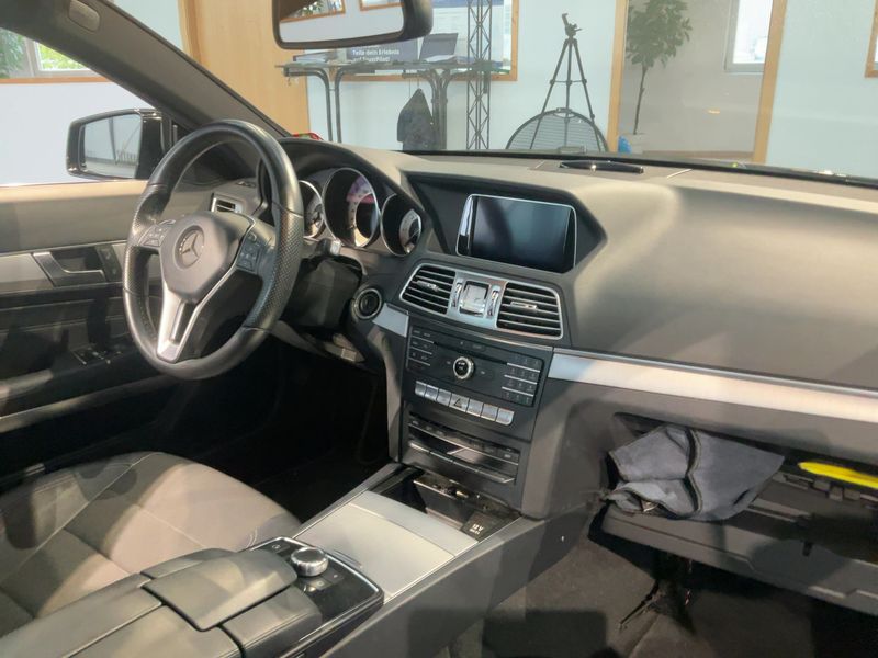 Mercedes-Benz E-Klasse E 220 CDI — zdjęcie 12