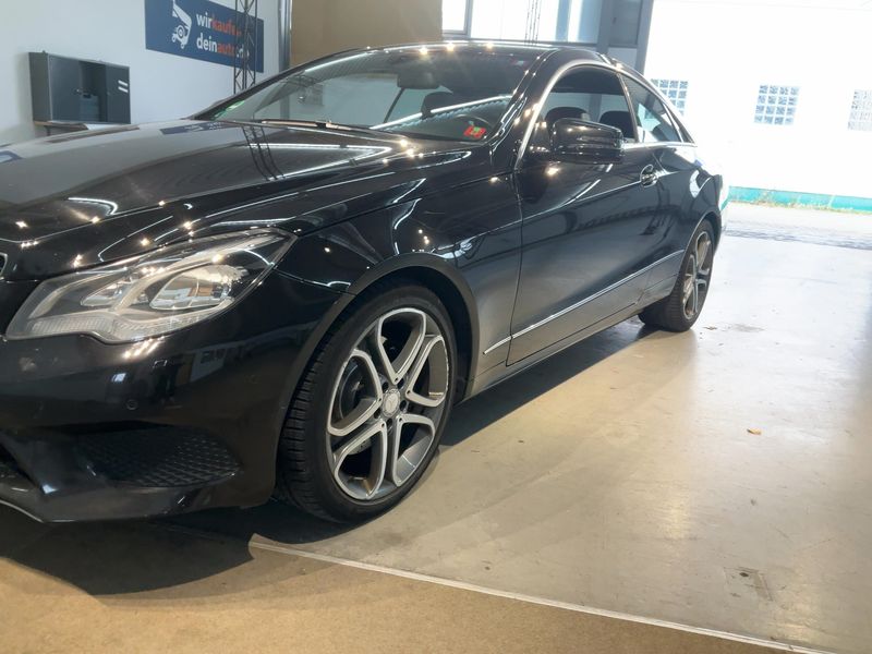 Mercedes-Benz E-Klasse E 220 CDI — zdjęcie 2