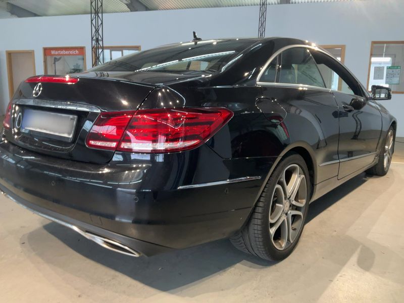 Mercedes-Benz E-Klasse E 220 CDI — zdjęcie 6