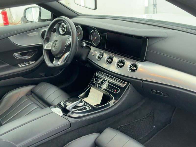 Mercedes-Benz E-Klasse E 200 AMG Line — zdjęcie 12