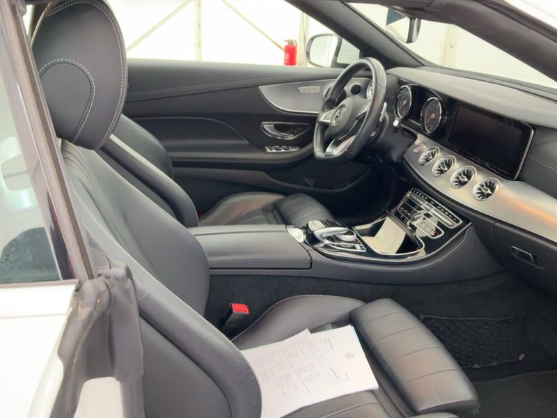 Mercedes-Benz E-Klasse E 200 AMG Line — zdjęcie 11