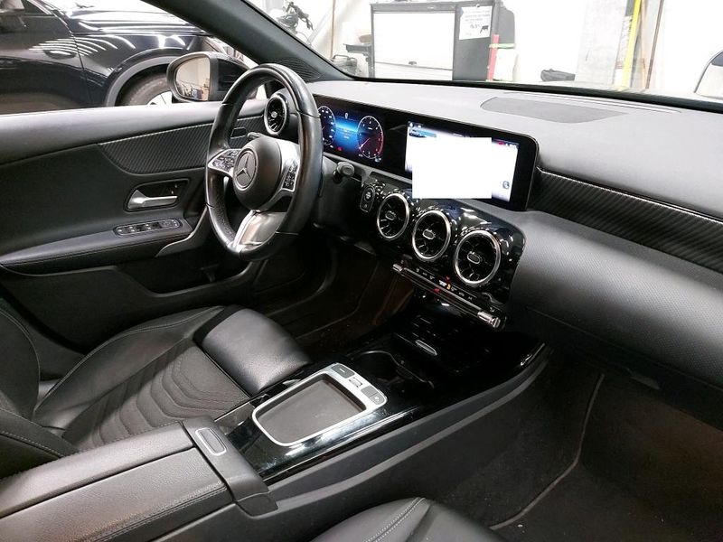 Mercedes-Benz A-Klasse A 180 d Progressive — zdjęcie 4