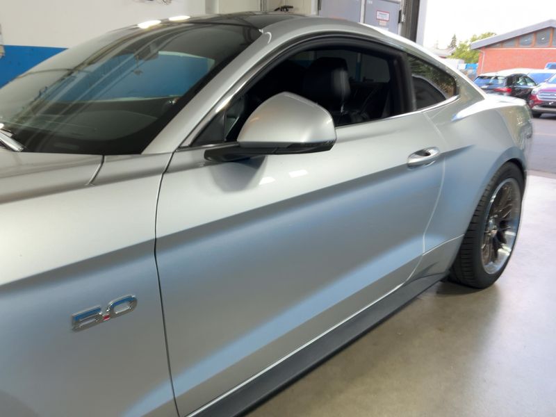 Ford Mustang 5.0 Ti-VCT V8 GT — zdjęcie 4