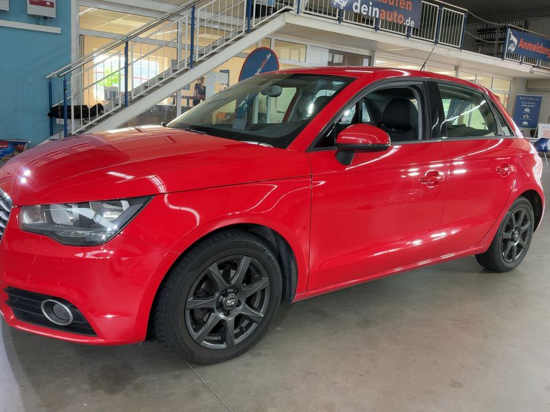 Audi A1 Sportback 1.6 TDI Ambition — zdjęcie 2