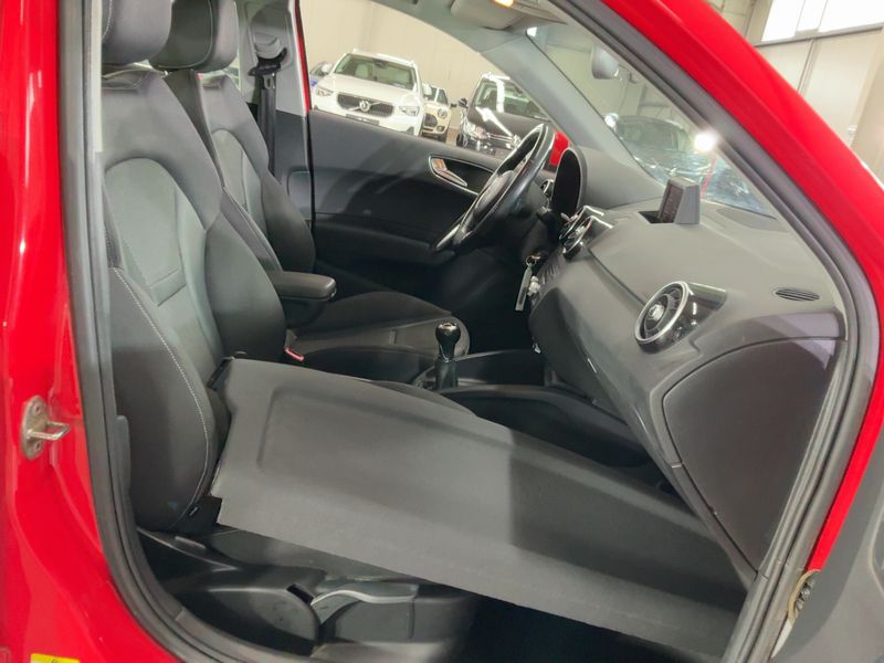 Audi A1 Sportback 1.6 TDI Ambition — zdjęcie 11