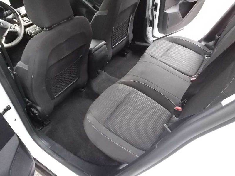 Ford Focus 1.5 TDCi EcoBlue Business — zdjęcie 12