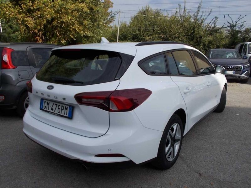 Ford Focus 1.5 TDCi EcoBlue Business — zdjęcie 4
