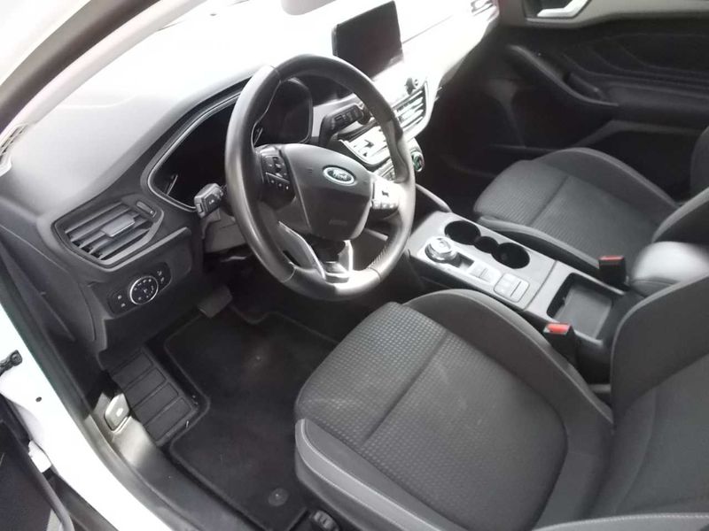 Ford Focus 1.5 TDCi EcoBlue Business — zdjęcie 15