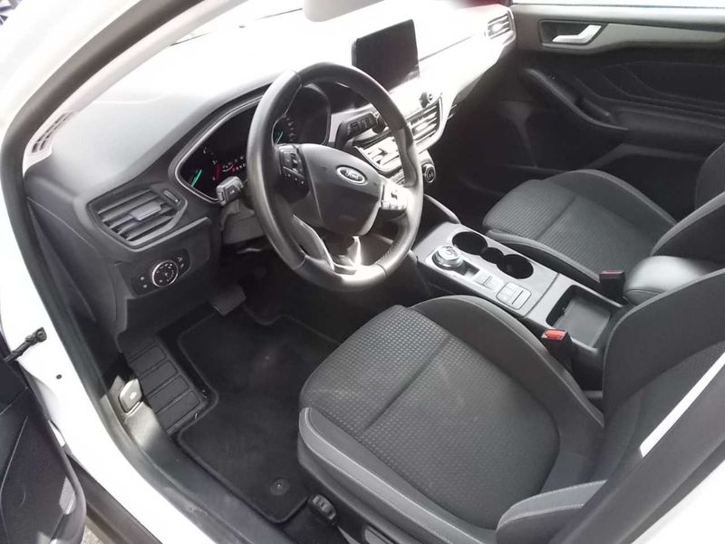 Ford Focus 1.5 TDCi EcoBlue Business — zdjęcie 13