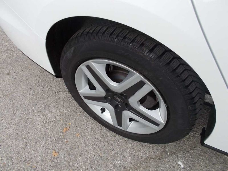 Ford Focus 1.5 TDCi EcoBlue Business — zdjęcie 38