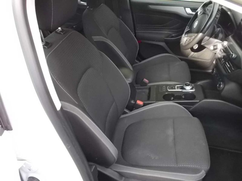 Ford Focus 1.5 TDCi EcoBlue Business — zdjęcie 5