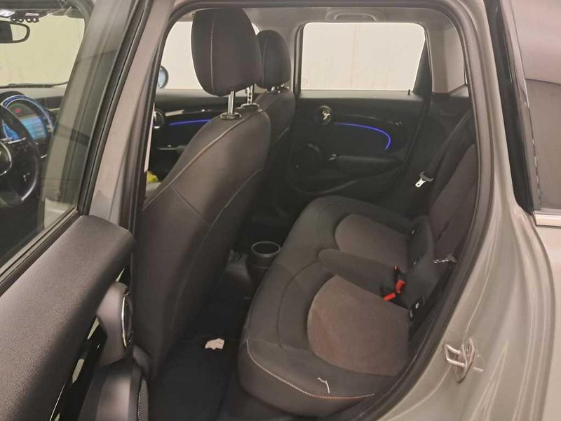 MINI Cooper Essential Trim — zdjęcie 14