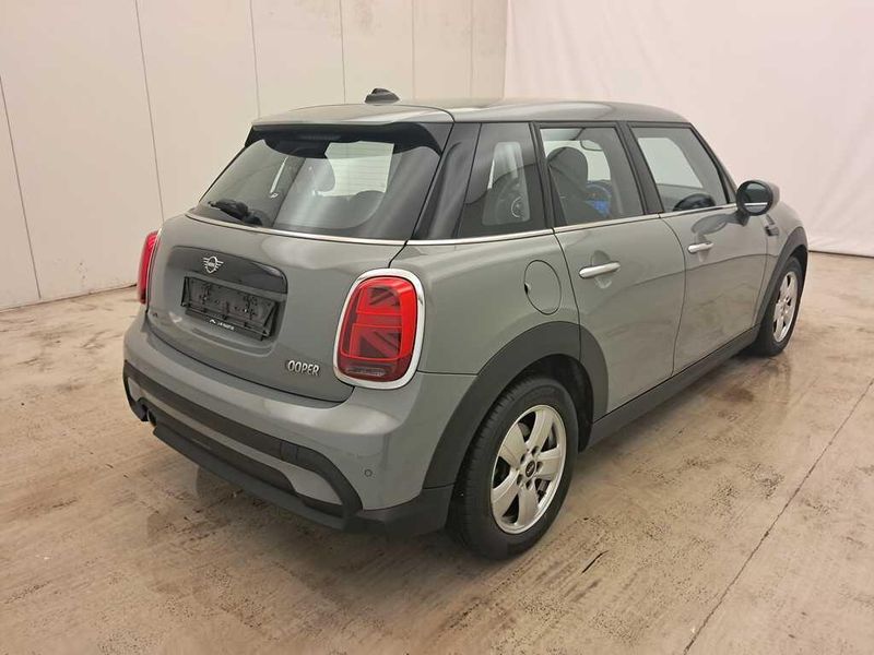 MINI Cooper Essential Trim — zdjęcie 2