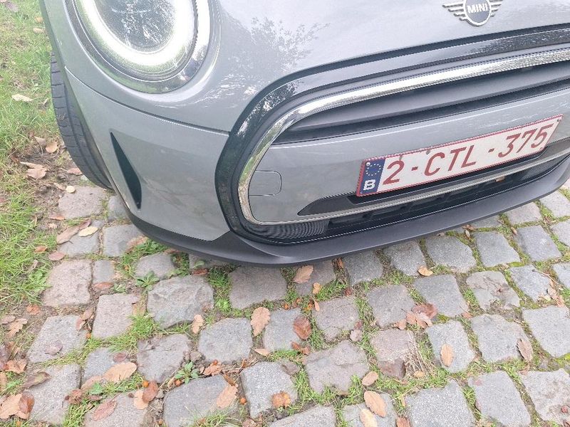 MINI Cooper Essential Trim — zdjęcie 26